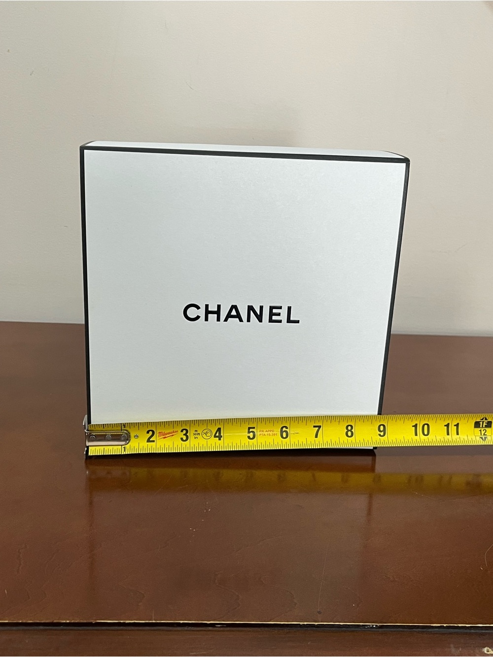 Chanel paper bag with Chanel box and ribbon - Picture 5 of 7